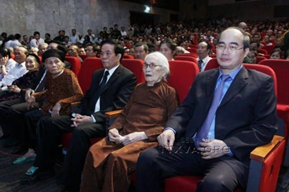 ສືບຕໍ່ສ້າງນະໂຍບາຍທີ່ມີຕໍ່ຜູ້ມີຄຸນງາມຄວາມດີໃຫ້ສົມບຸນແບບ